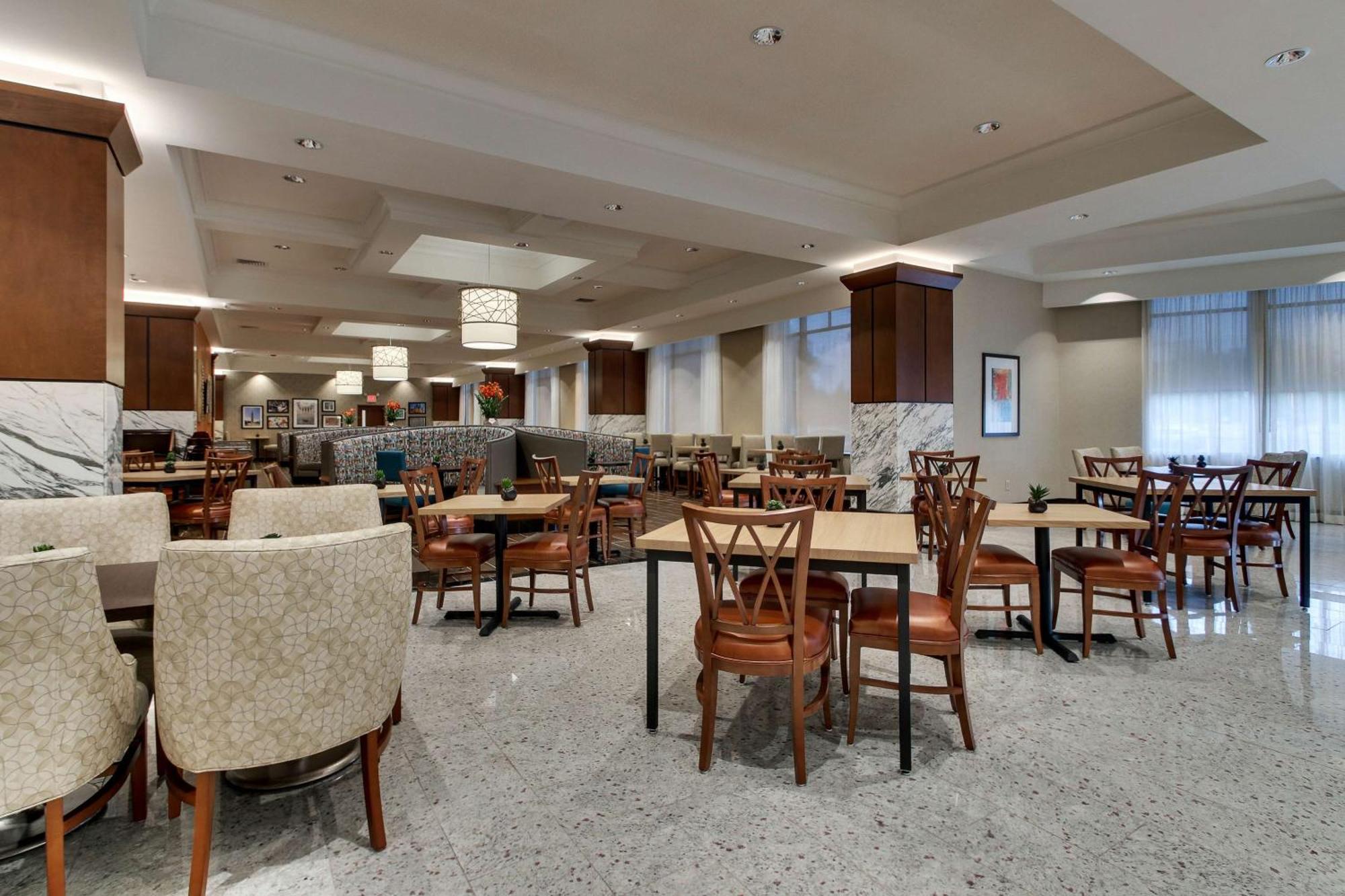 Drury Plaza Hotel Richmond Глен Ален Екстериор снимка