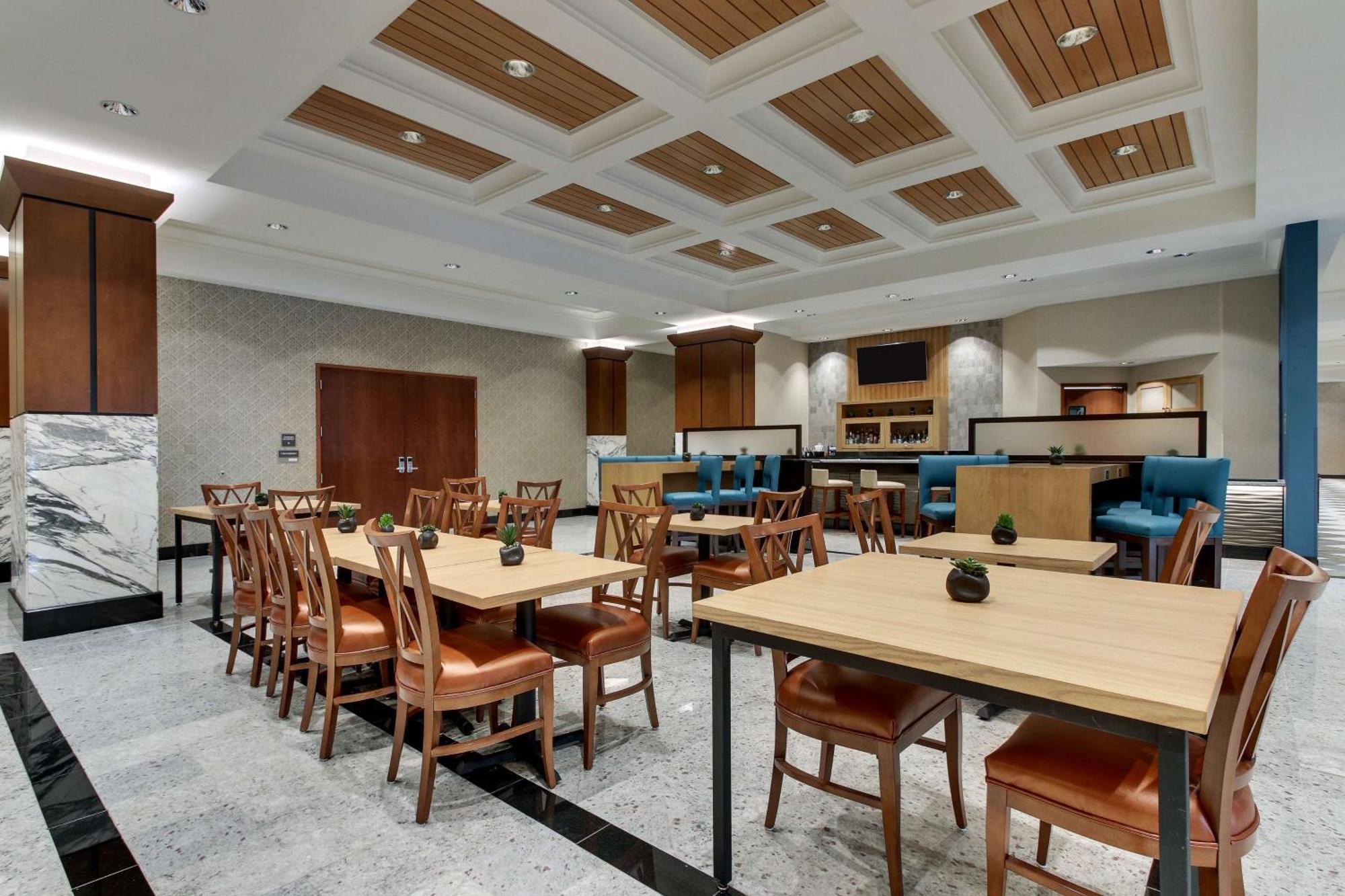 Drury Plaza Hotel Richmond Глен Ален Екстериор снимка