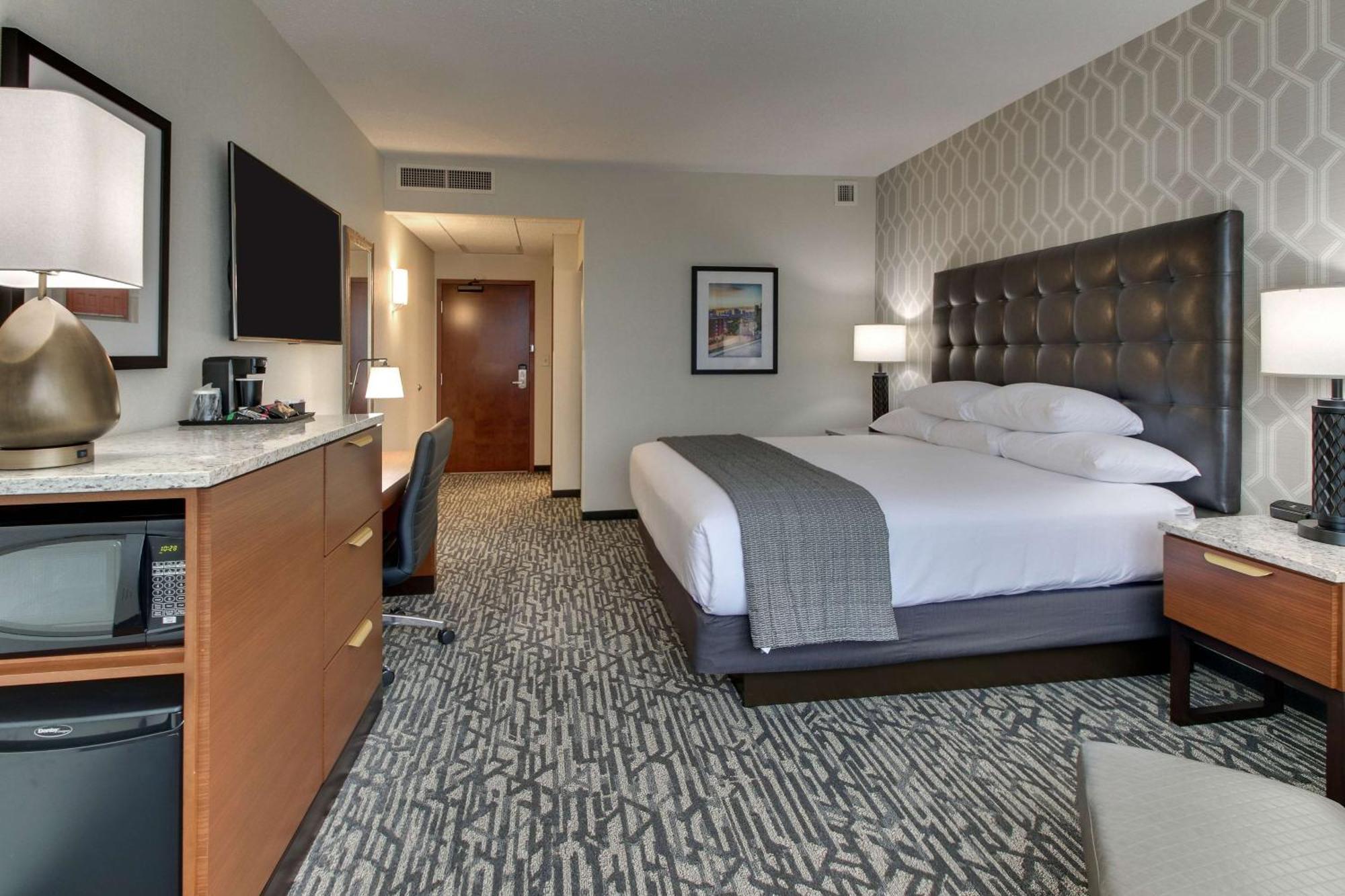 Drury Plaza Hotel Richmond Глен Ален Екстериор снимка